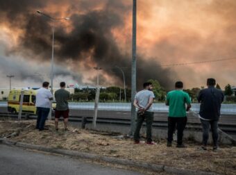 Φωτιά στη Βαρυμπόμπη: 107 αξιωματικοί της Πυροσβεστικής καλούνται ως ύποπτοι