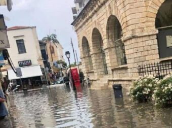 Καταρρακτώδης βροχή στο Ρέθυμνο – Διακοπές ρεύματος από την ισχυρή καταιγίδα (photos)