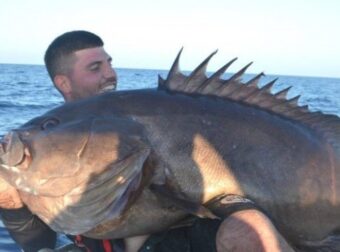 Χανιώτης ψαράς πιάνει «θηρίο» 47 κιλών! ΦΩΤΟ