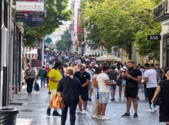 Κορωνοϊός – «Καλπάζει» εν μέσω διακοπών η πανδημία: Τρομακτική εκτίμηση Σαρηγιάννη για 400.000-500.000 ενεργά κρούσματα στη χώρα! (video)