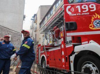 Φωτιά στο κέντρο της Αθήνας