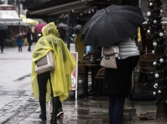 Άστατος ο καιρός στα Τρίκαλα: Ισχυρή καταιγίδα πλημμύρισε τους δρόμους (Video)