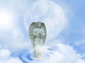 8 Signs of the Presence of a Guardian Angel Who Is Watching Over