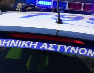 Χειροπέδες σε ιερέα για ενδοοικογενειακή απειλή στην πρεσβυτέρα – «Πέταξε τον κιμά από το μπαλκόνι»