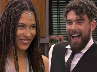 «Τώρα οι δυο μας» Άφησε το ραντεβού της στο First Dates και φλέρταρε με τον μπάρμαν