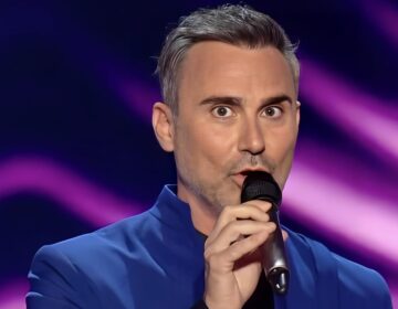 The Voice – Γιώργος Καπουτζίδης: «Μου είπαν ότι το MEGA απέναντι έχει βάλει Παρά Πέντε που κάνει κάτι 30αρια, αφήστε το για σήμερα»