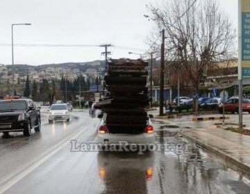 Ο Χάρος βγήκε παγανιά: Φόρτωσε «πύργο» από παλέτες στο ΙΧ και βγήκε στους δρόμους