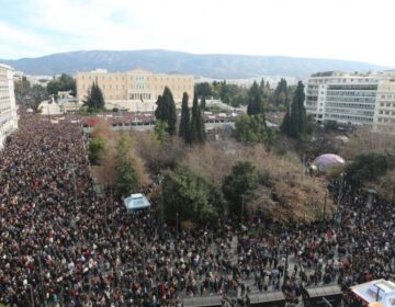 Συγκέντρωση στο Σύνταγμα για τα Τέμπη: Ευχαριστούμε την ΕΡΤ